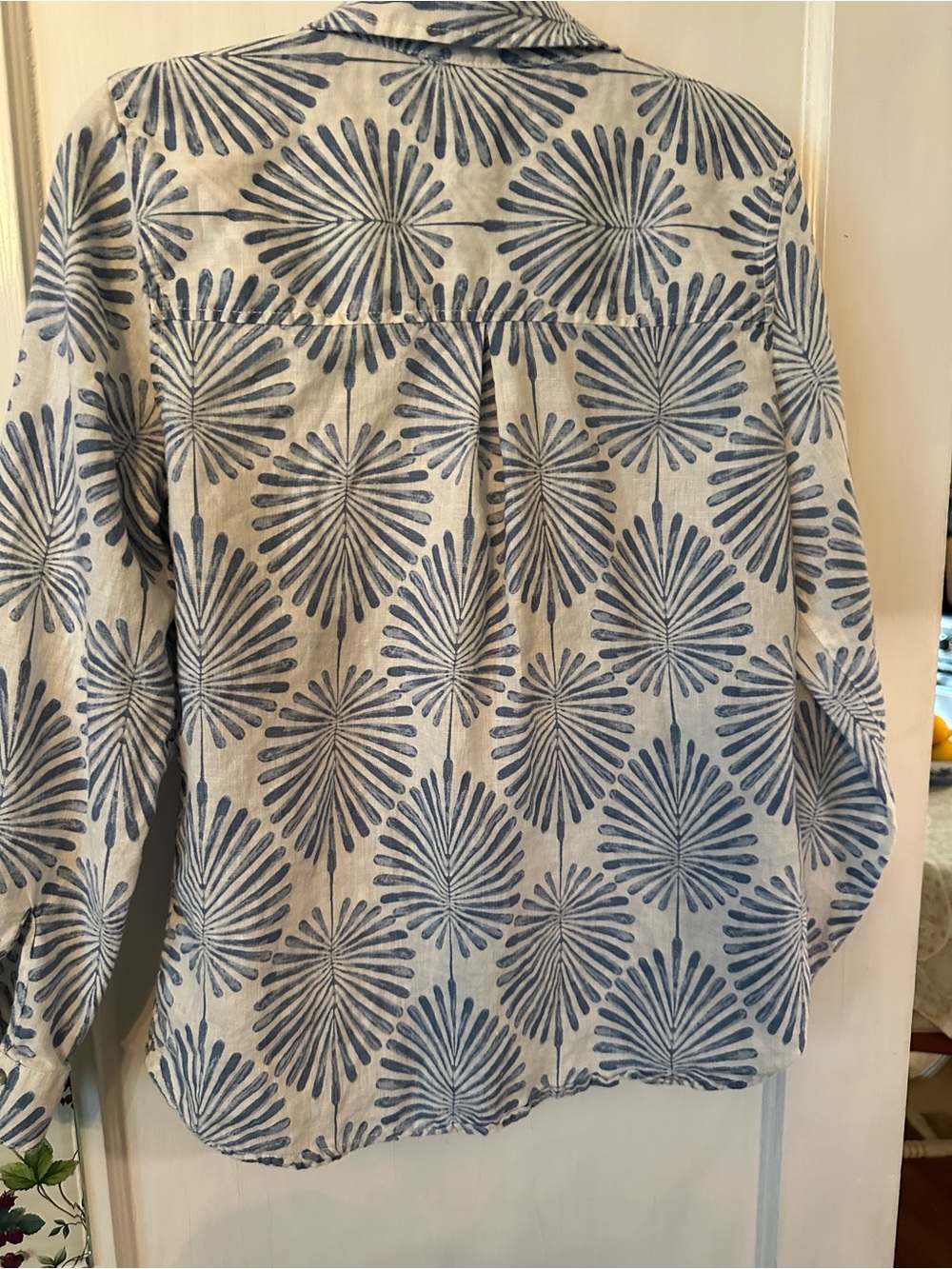 Linen blouse, blue and white print, Joie brand sz large - Picture 3 of 6